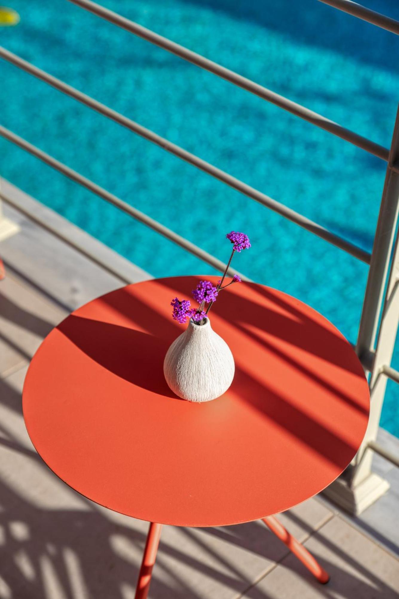 Saronis Suites Saronida Exterior photo
